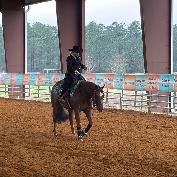 Meet your Posher, Jennifer - Picture 11 of 16